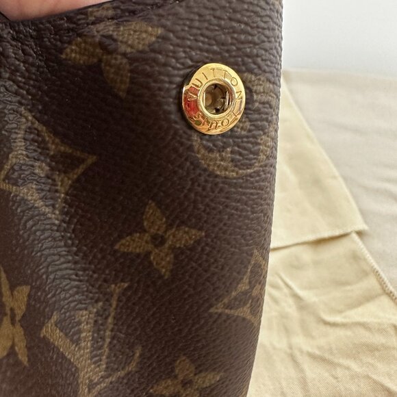 Louis Vuitton Monogram Cluny BB - Picture 16 of 16